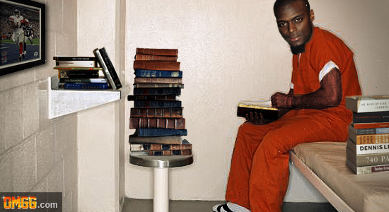 BREAKING: Plaxico Burress Learns How to Read